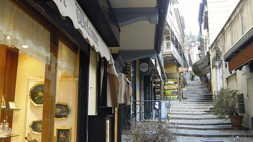 calle de bellagio en italia