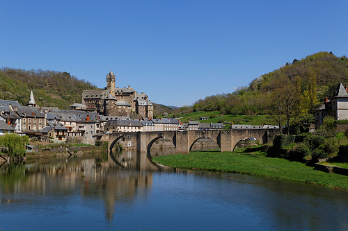 El pueblo de Estaing, uno de los más bellos de Francia