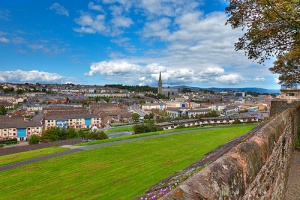 La ciudad amurallada de Londonderry, en Irlanda del Norte