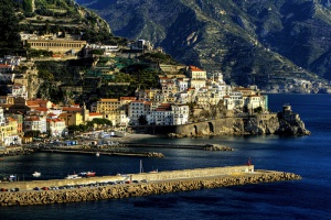 Amalfi en Italia, la joya más preciada de la Costa Amalfitana