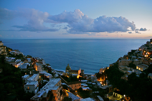 Positano en Italia, a los pies del mar y la montaña