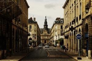 De paseo por la hermosa ciudad de Reims en Francia