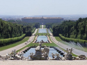 Los impresionantes jardines del Palacio Real de Caserta en Italia
