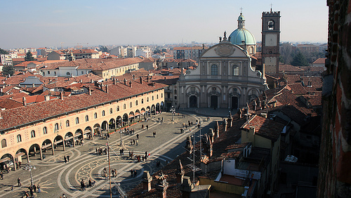 Conoce la Piazza Ducale en Vigevano, considerada la plaza más bonita de Italia