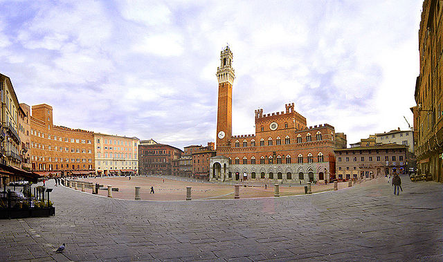 Te invitamos a recorrer la espectacular plaza de Campo de Siena ¡Te encantará!
