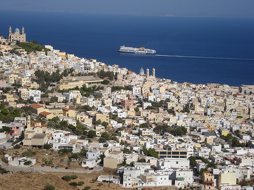 Recorre con nosotros la bella e imponente Isla de Syros en Grecia