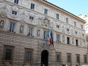 Conoce con nosotros el bello Palacio Spada en Roma y su impactante “galería de la ilusión”
