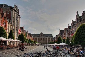 Disfrutando de la bella arquitectura de Bélgica en la ciudad de Lovaina