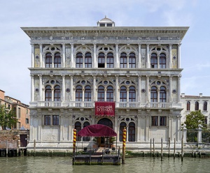 Descubre con nosotros el bello y mítico  Palazzo Vendramin Calergi en la monumental Venecia