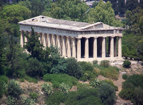 El maravilloso barrio de Thissio en Atenas, un camino hacia el cielo de la Acrópolis.