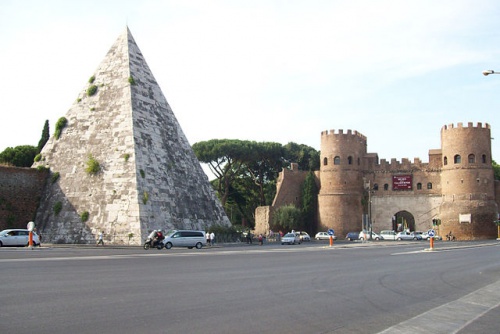 La Pirámide Cestia en Roma, descubre con nosotros los misterios de este enigmático lugar La Pirámide Cestia en Roma, descubre con nosotros los misterios de este enigmático lugar
