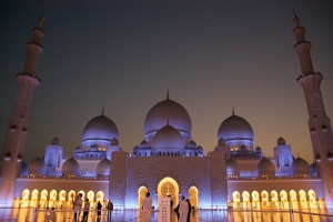 La Gran Mezquita Sheikh Zayed, una de las más grandiosas del mundo