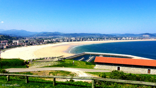 La ciudad histórica de Laredo en Cantabria, capital de la costa esmeralda