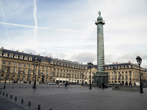 Visita con nosotros la plaza Vendôme, la más famosa de París