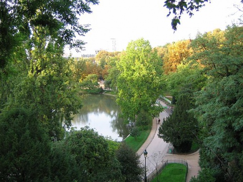 El Parc des Buttes-Chaumont, uno de los jardines más impresionantes de París