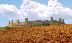 La ciudad amurallada de Monteriggioni en Italia, un lugar de otro tiempo