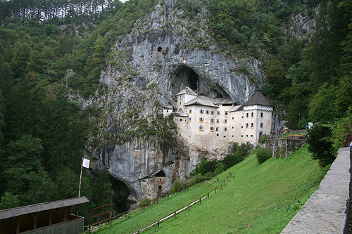 castillo de Predjama 2