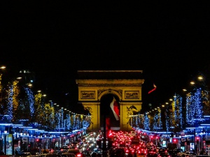 Descubre las ciudades más bellas y llenas de color en Navidad