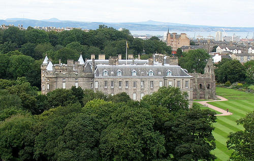 Conozcamos el espectacular palacio Holyroodhouse en Edimburgo