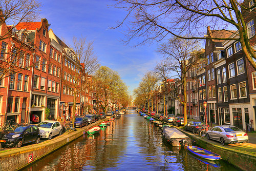 Disfrutando de la belleza de los barrios de Amsterdam