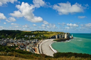 El encanto perpetuo de Étretat en Francia