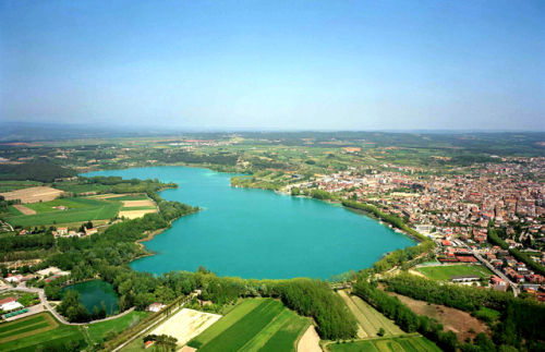 Descubre la belleza del lago de Banyoles en España