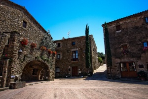La localidad de Monells en España, un escenario de película