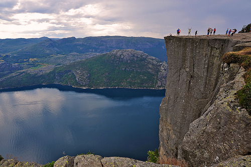 Que corra la adrenalina en los hermosos acantilados de Noruega