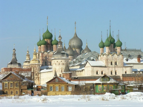 La turística ciudad de Rostov y su monumental “Kremlin”