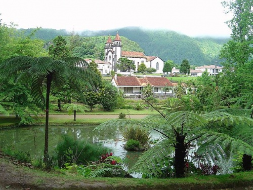 El Jardín Botánico Terra Nostra Garden, uno de los lugares más románticos de Portugal