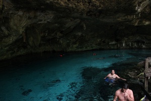 Deleitándonos en el Cenote Dos Ojos en México