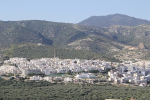 Mattinata en Italia, playas de ensueño y de bellas orquídeas