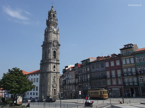 La Torre de los Clérigos, uno de los monumentos más emblemáticos de Oporto