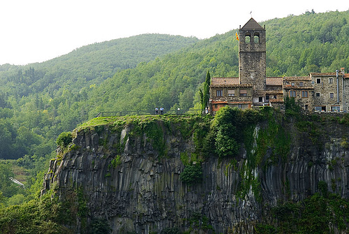 castellfullit de la roca 2