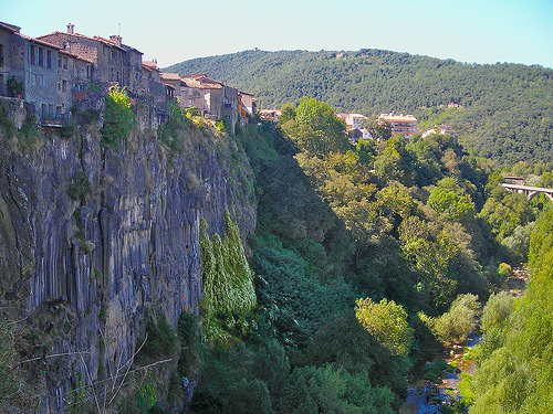 castellfullit de la roca 3