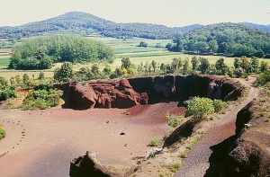Descubre la belleza del Parque Natural de la Zona Volcánica de la Garrocha en España
