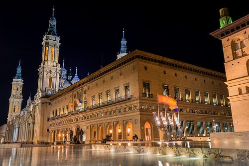 Descubre la plaza del Pilar en Zaragoza, una de las más grandes de Europa