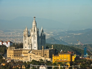 El Templo Expiatorio del Sagrado Corazón, una obra colosal en el cielo de Barcelona