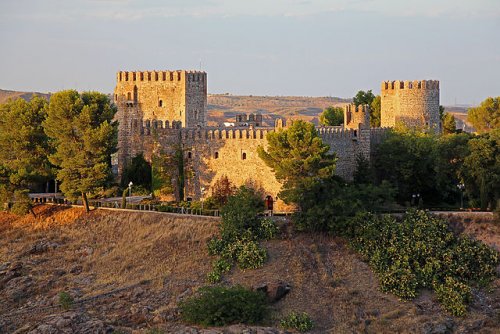 Una joya histórica y de leyenda, el Castillo de San Servando de Toledo