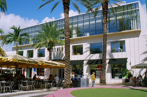 Deléitate con 3 de los mejores centros comerciales de Miami
