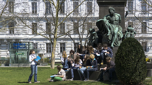 plaza de beethoven en viena 2