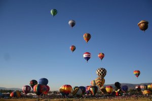 4 lugares para viajar en globo que son de película