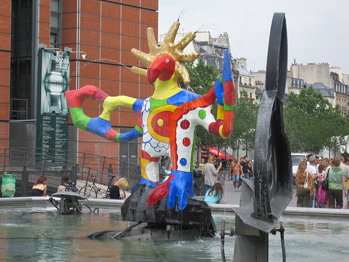 fuente Stravinsky 3