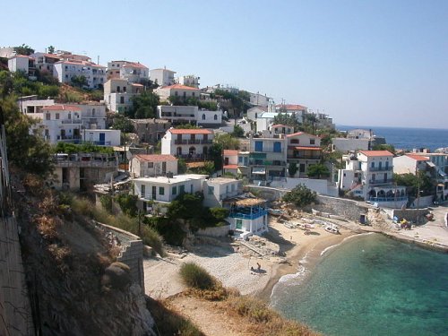 Descubre Icaria en Grecia, una isla llena de vida y bienestar