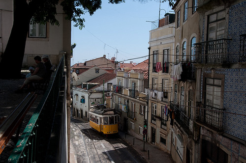 alfama-2