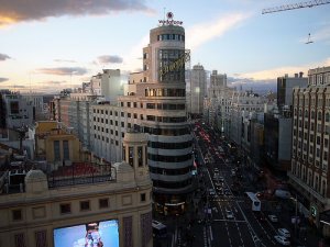 La Gran Vía, el Broadway madrileño