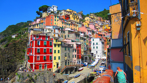 Colorful tiered architecture in Riomaggiore, Cinque Terre. pueblos